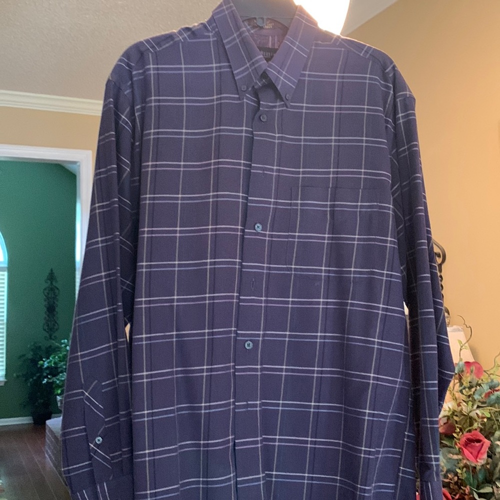 Mens MED Van Heusen long sleeve casual shirt wrinkle free